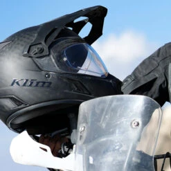 Klim Krios Pro - Matt Black 21 Klim Krios Pro - Matt Black -Klim Sales Store klim helmet krios pro matt black lifestyle2